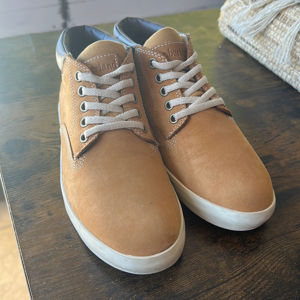 Timberland women’s sneaker/boot